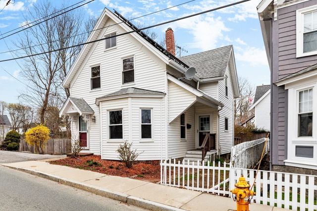 105 Centennial Ave, Gloucester, MA 01930