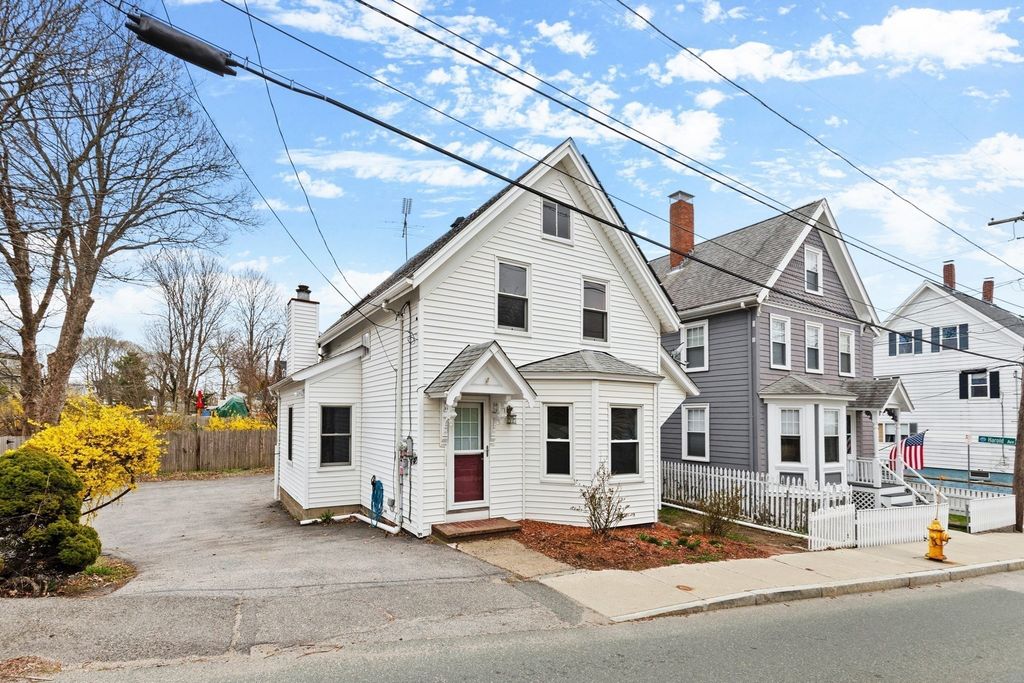 105 Centennial Ave, Gloucester, MA 01930