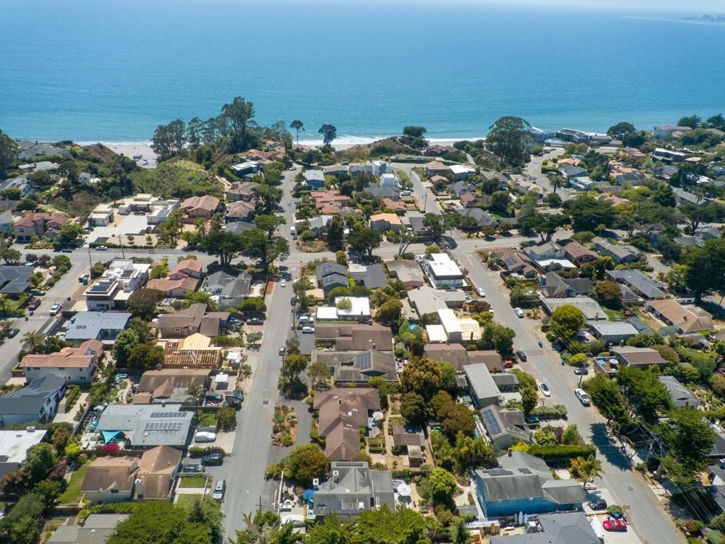 Image 26 of property listing at 215 Lamanda Drive, Aptos, CA 95003