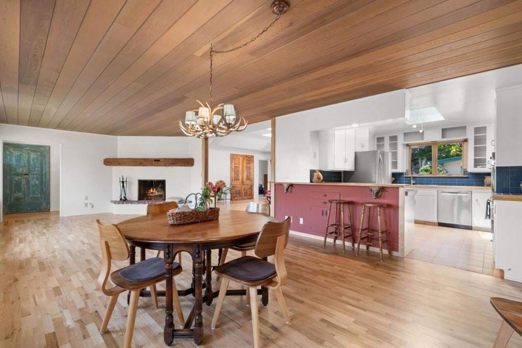 Image 7 of property listing at 215 Lamanda Drive, Aptos, CA 95003