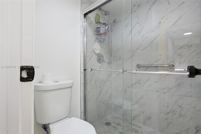 3101 N Country Club Dr 102, Aventura, FL 33180