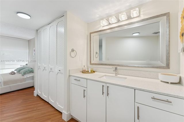 3101 N Country Club Dr 102, Aventura, FL 33180