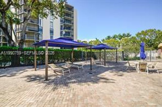 3101 N Country Club Dr 102, Aventura, FL 33180