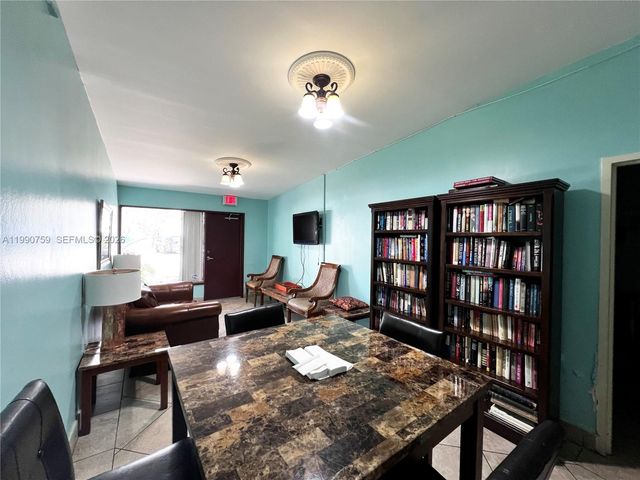 3101 N Country Club Dr 102, Aventura, FL 33180