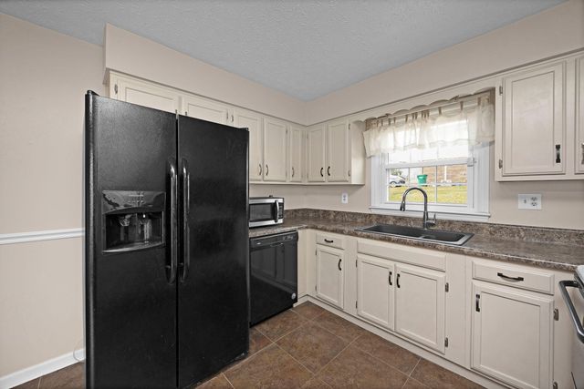 613 E 3rd Street, Perryville, KY 40468