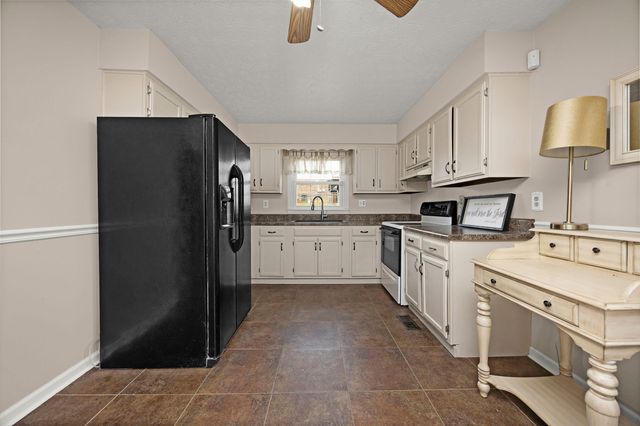 613 E 3rd Street, Perryville, KY 40468