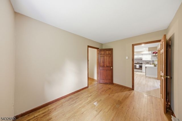 3 Lew May Dr, Andover Twp., NJ 07860
