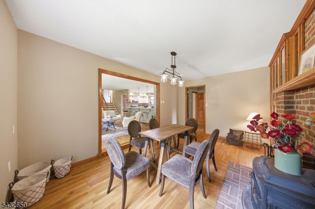3 Lew May Dr, Andover Twp., NJ 07860