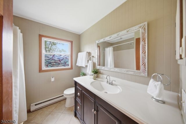 3 Lew May Dr, Andover Twp., NJ 07860