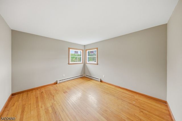 3 Lew May Dr, Andover Twp., NJ 07860