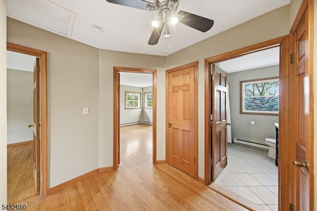 3 Lew May Dr, Andover Twp., NJ 07860