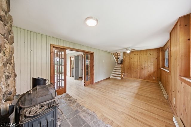 3 Lew May Dr, Andover Twp., NJ 07860