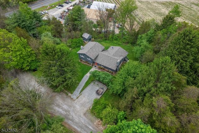 3 Lew May Dr, Andover Twp., NJ 07860