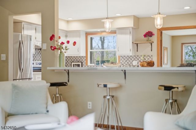 3 Lew May Dr, Andover Twp., NJ 07860