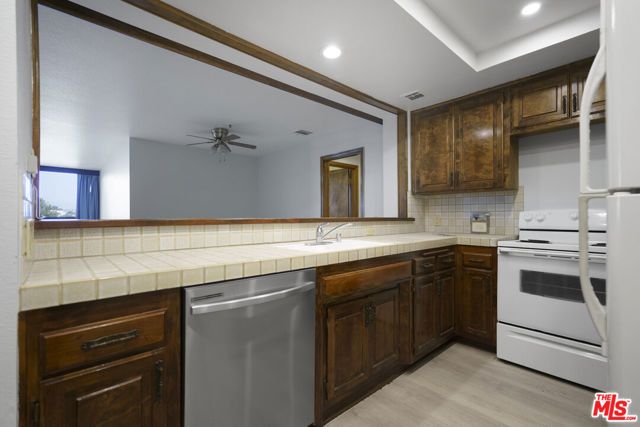 880 W 1st Street 306, Los Angeles, CA 90012