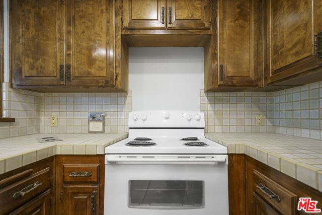 880 W 1st Street 306, Los Angeles, CA 90012