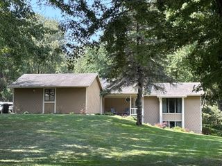 4729 Kenowa Avenue SW, Grandville, MI 49418
