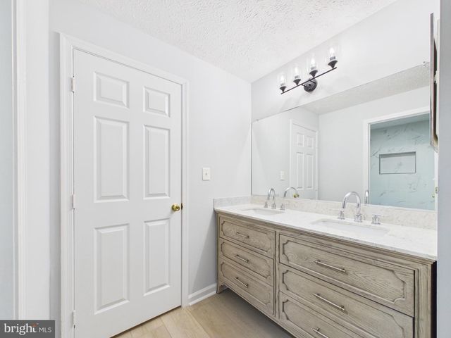 7981 CALVARY CT, Manassas, VA 20109