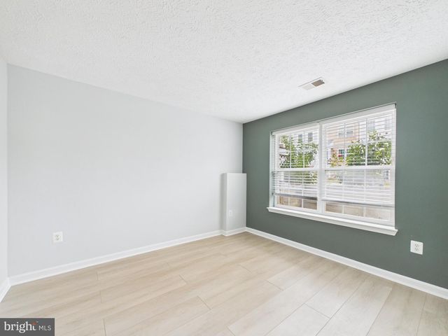 7981 CALVARY CT, Manassas, VA 20109