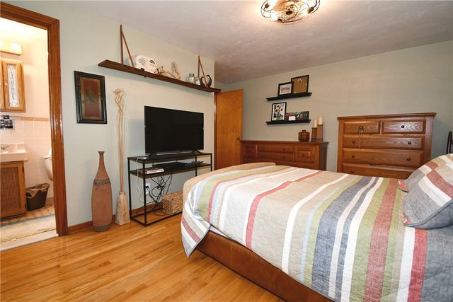 5005 Brownsville Rd, Whitehall, PA 15236