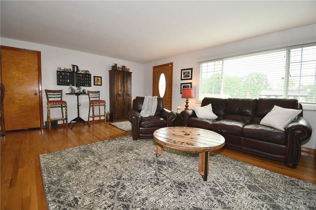 5005 Brownsville Rd, Whitehall, PA 15236