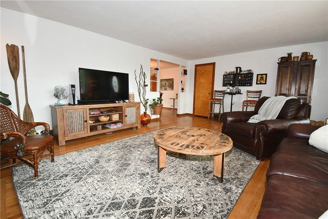 5005 Brownsville Rd, Whitehall, PA 15236