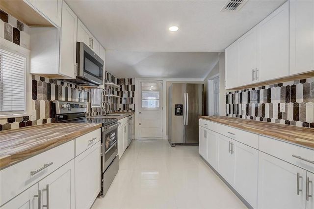 246 N OAK AVENUE, Orange City, FL 32763