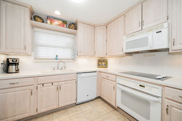 5335 Bent Tree Forest Drive 170, Dallas, TX 75248