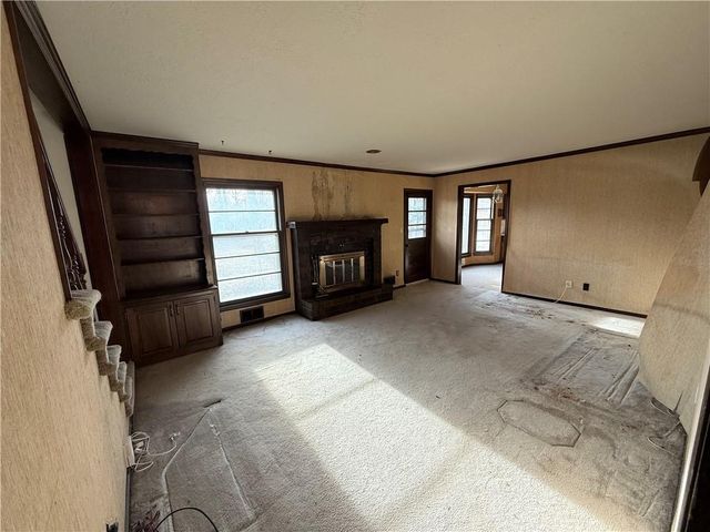 7026 Lakeshore Drive, Raytown, MO 64133