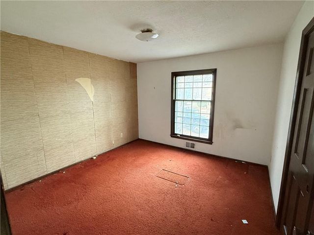 7026 Lakeshore Drive, Raytown, MO 64133