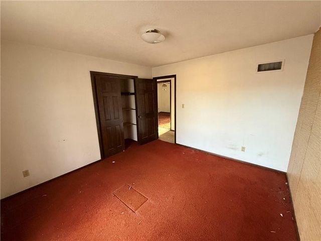 7026 Lakeshore Drive, Raytown, MO 64133