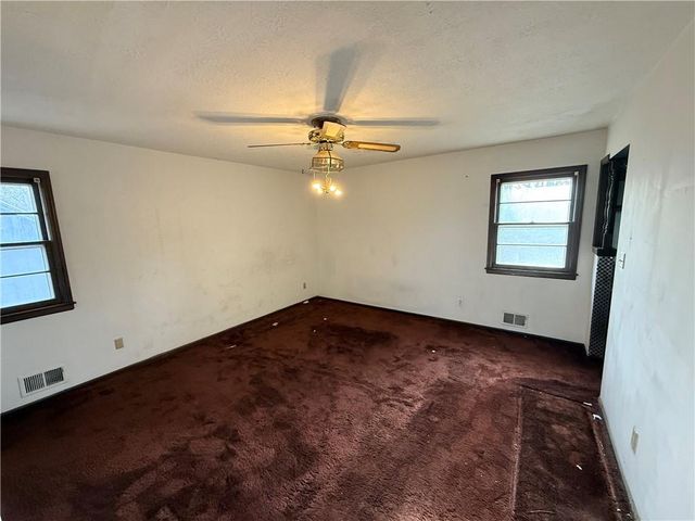 7026 Lakeshore Drive, Raytown, MO 64133