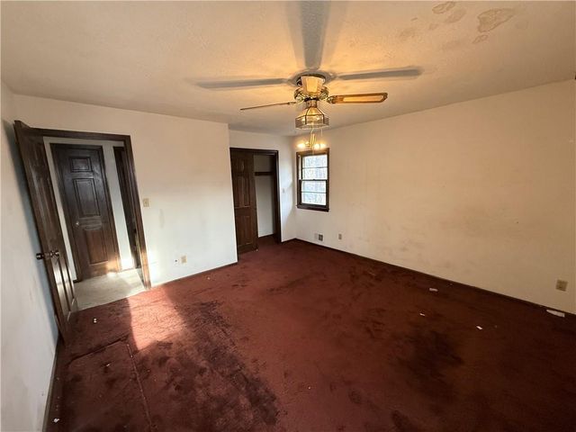 7026 Lakeshore Drive, Raytown, MO 64133