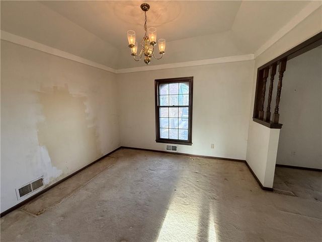 7026 Lakeshore Drive, Raytown, MO 64133