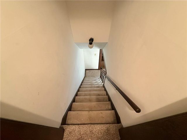 7026 Lakeshore Drive, Raytown, MO 64133