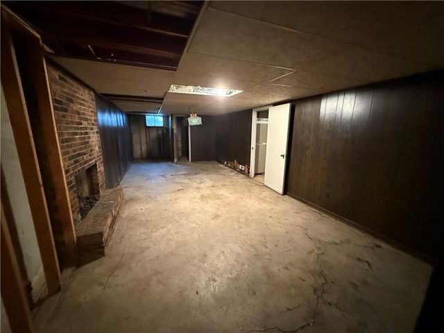 7026 Lakeshore Drive, Raytown, MO 64133