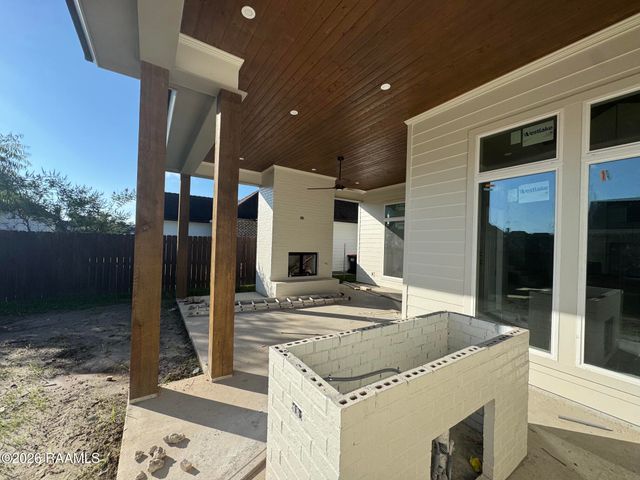 203 Oats Drive, Lafayette, LA 70508