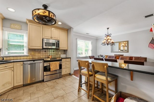 31 Fox Hill Rd, Fairfield Twp., NJ 07004