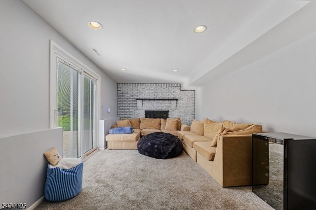 31 Fox Hill Rd, Fairfield Twp., NJ 07004