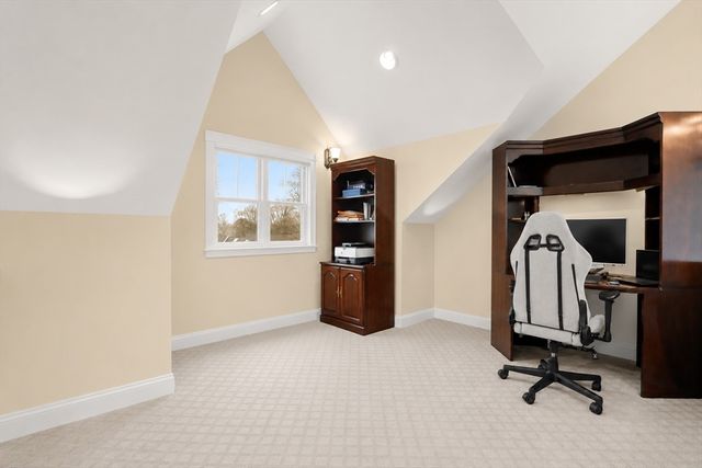 127 Johnson Woods Dr 127, Reading, MA 01867