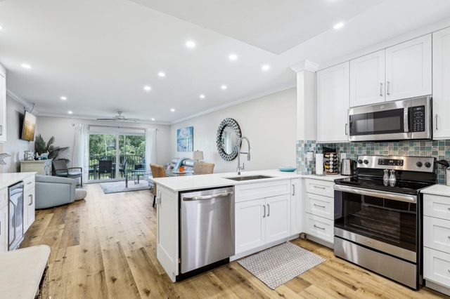 200 E Royal Palm Road, Boca Raton, FL 33432