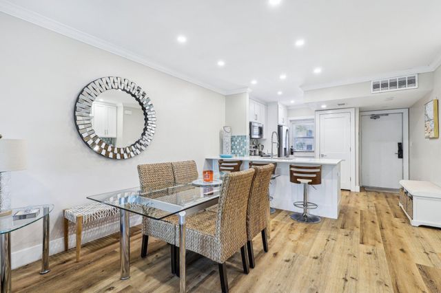 200 E Royal Palm Road, Boca Raton, FL 33432