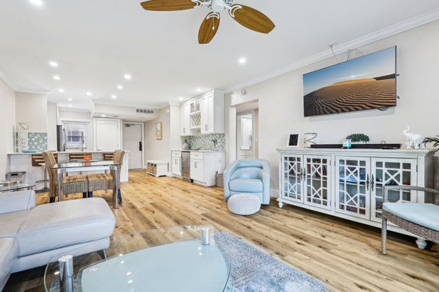 200 E Royal Palm Road, Boca Raton, FL 33432