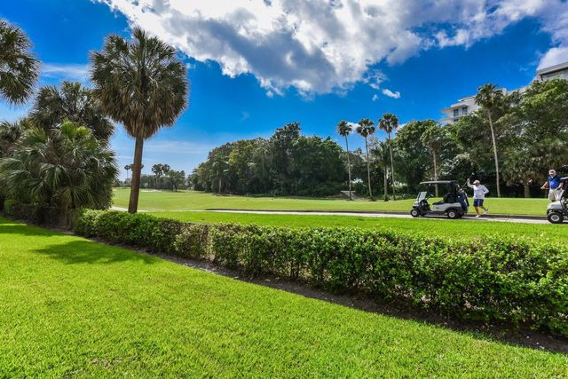 200 E Royal Palm Road, Boca Raton, FL 33432