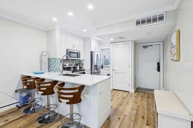 200 E Royal Palm Road, Boca Raton, FL 33432