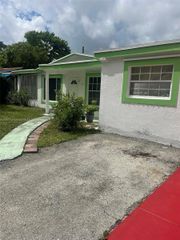 2141 NW 26th Ave, Fort Lauderdale, FL 33311