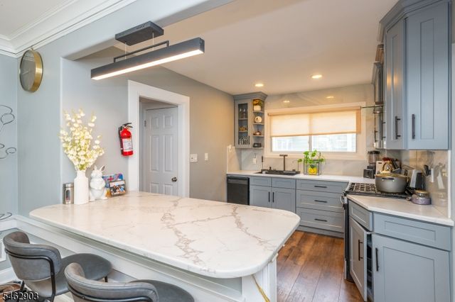 16 Eagle Ter, West Orange Twp., NJ 07052
