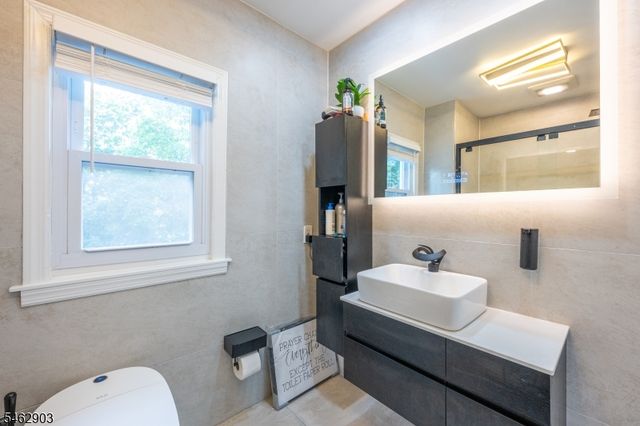 16 Eagle Ter, West Orange Twp., NJ 07052