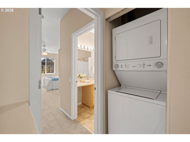 621 Sw DILLAN Dr, Beaverton, OR 97006
