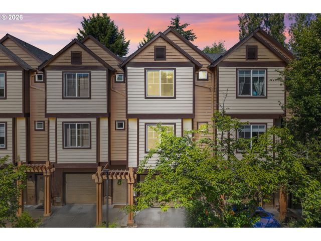621 Sw DILLAN Dr, Beaverton, OR 97006